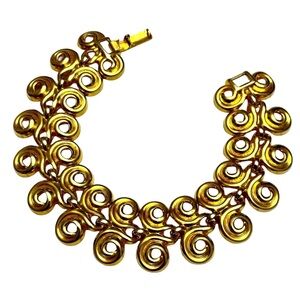 Vintage Goldtone Bracelet Measures About 8”